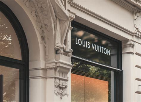 louis vuitton bankrupt|Behind the LVMH.